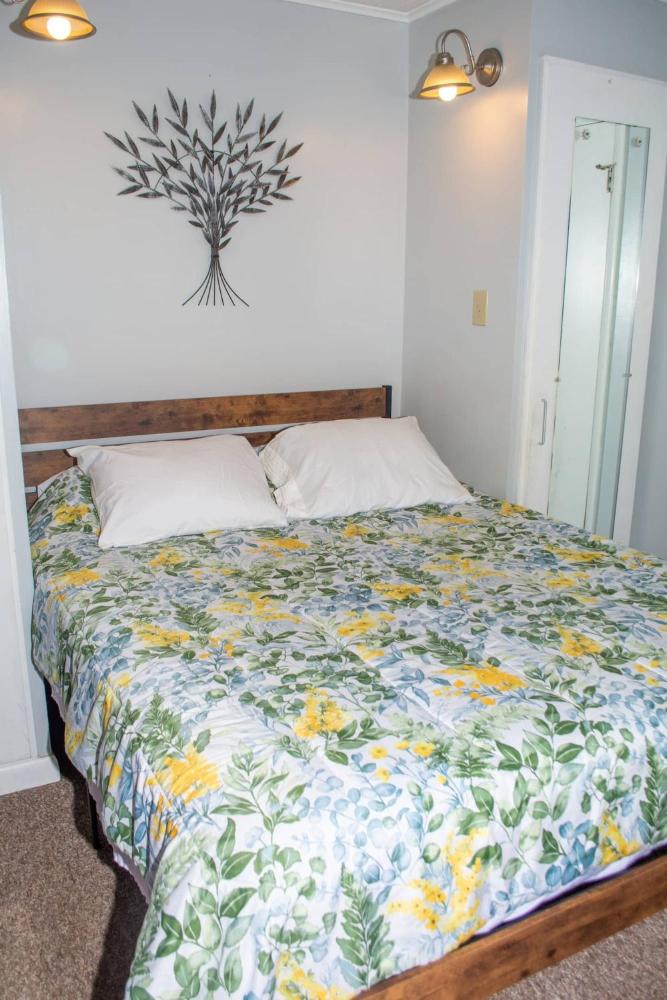 Winterplace Ski in Ski out condo First Floor D103